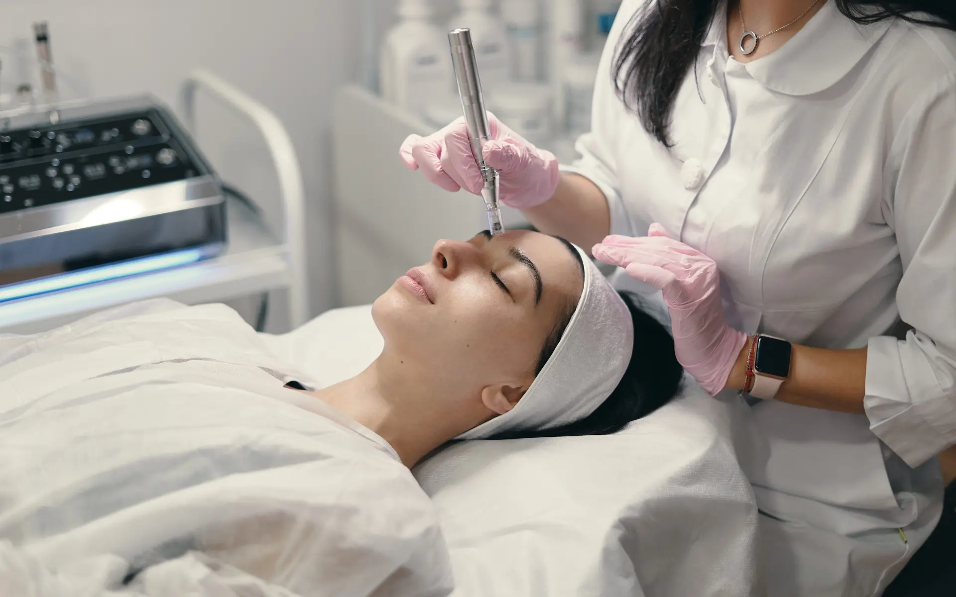 can an esthetician do microneedling